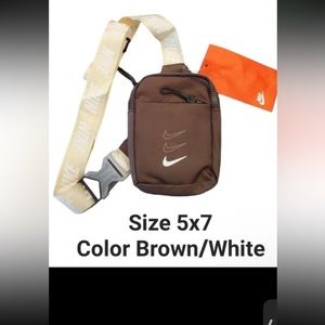 Brand NEW Nike Crossbody Shoulder Sling Chest Bag. Double Check.

Size 5x7
color